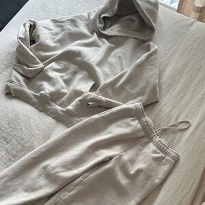 Aritzia Cozy Fleece mega fit hoodie (size M) & sweatpants (XS) set